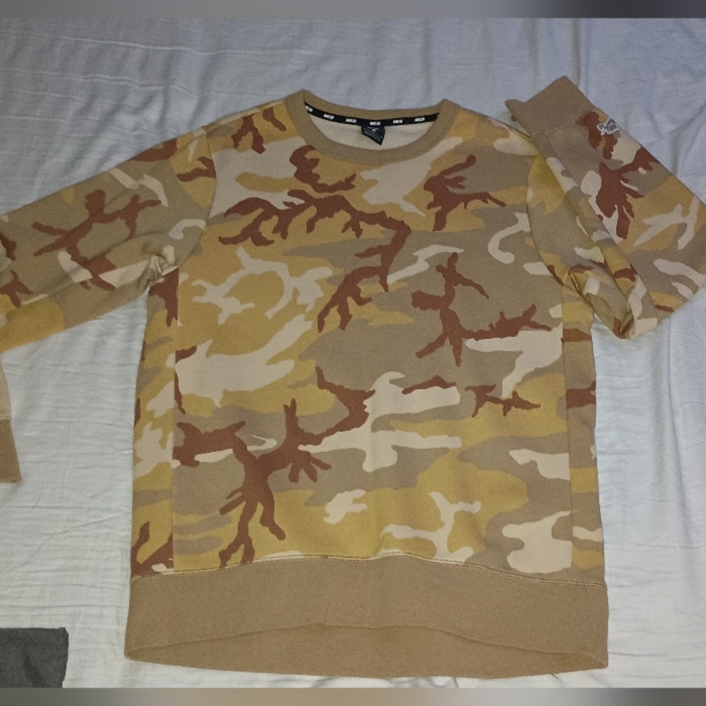 Nike Tan and Brown Camouflage Sweatshirt - Picture 3 of 7